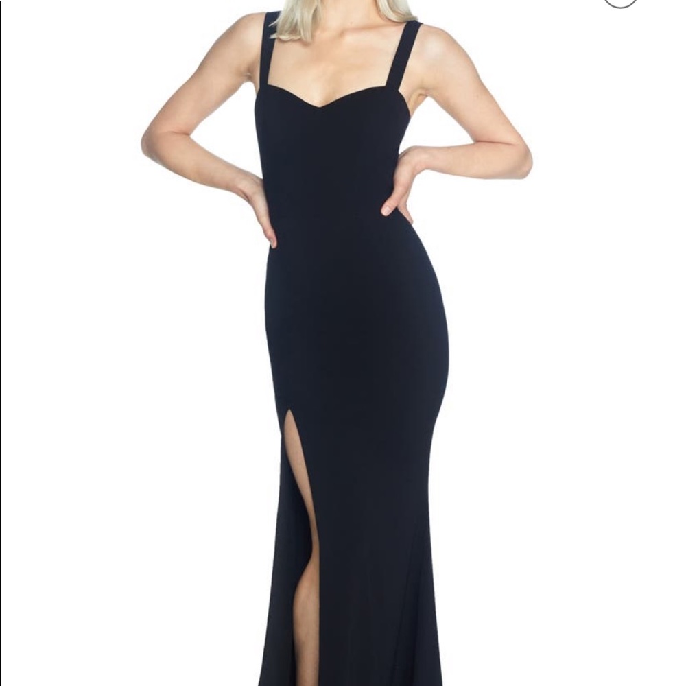 ๐๐HP๐๐DTP Estella Crepe Trumpet GownNWT - Picture 1 of 10